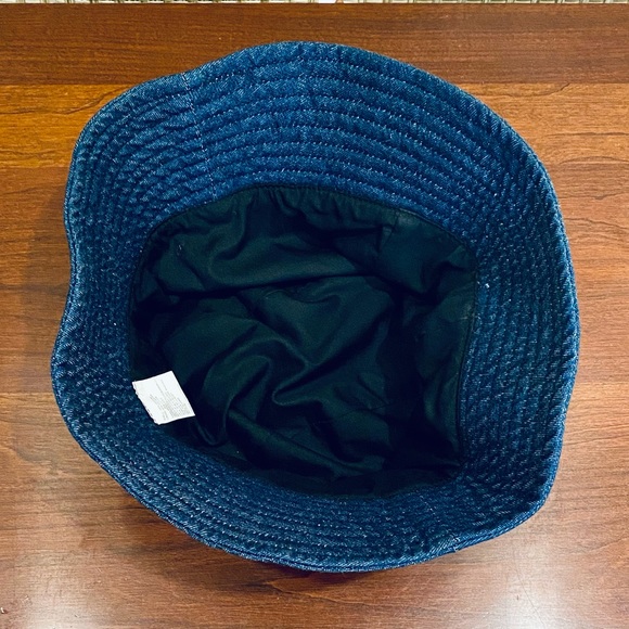 🌟HP🌟NWOT Dark Blue Chambray Buckle Cloche Bucket Hat - Picture 4 of 11
